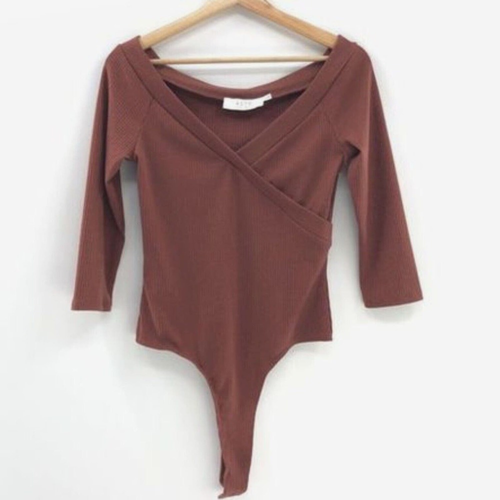 ASTR The Label 3/4 Sleeve Ribbed Wide Neck Bodysuit Top XL Marsala‎